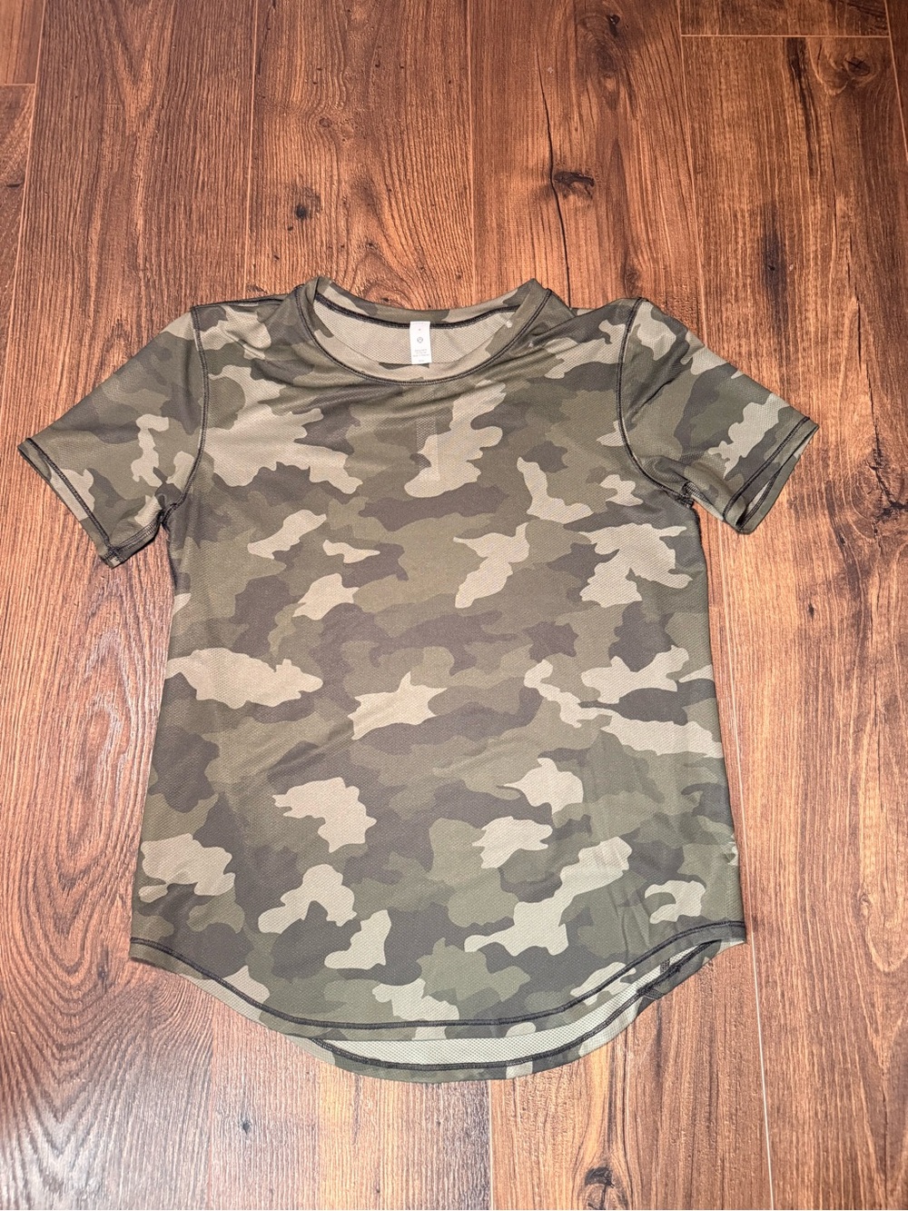 **NWOT** Lululemon Short Sleeve Camo Tee